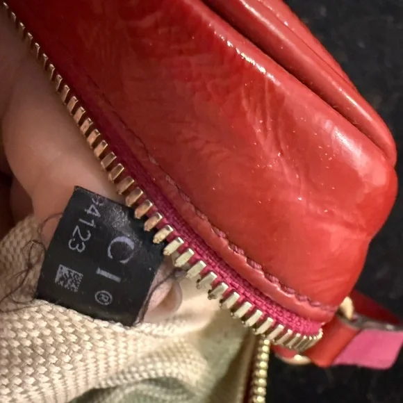 Gucci Soho Disco Crossbody - Picture 8 of 10